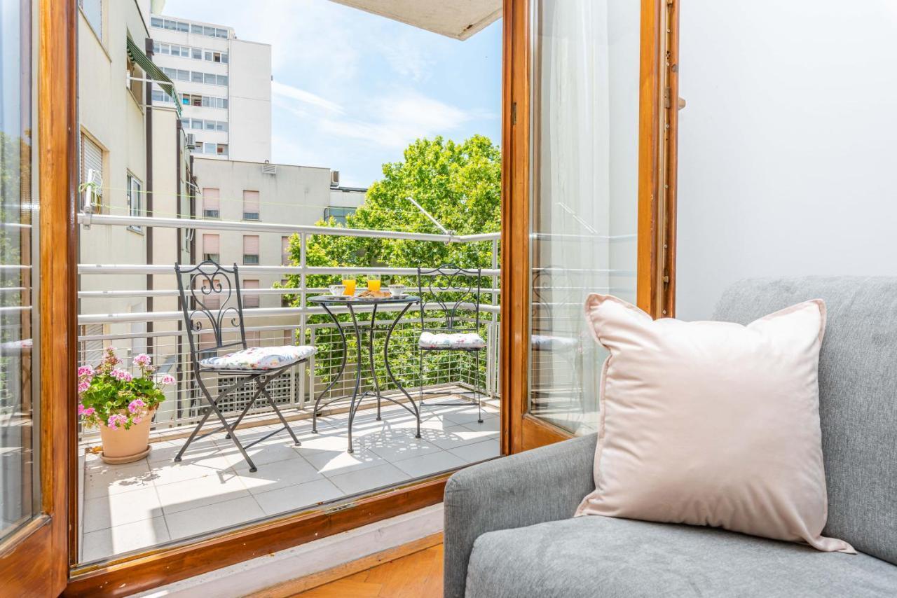B&A - Center Of Split Apartment Exterior photo