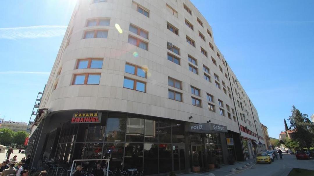 B&A - Center Of Split Apartment Exterior photo